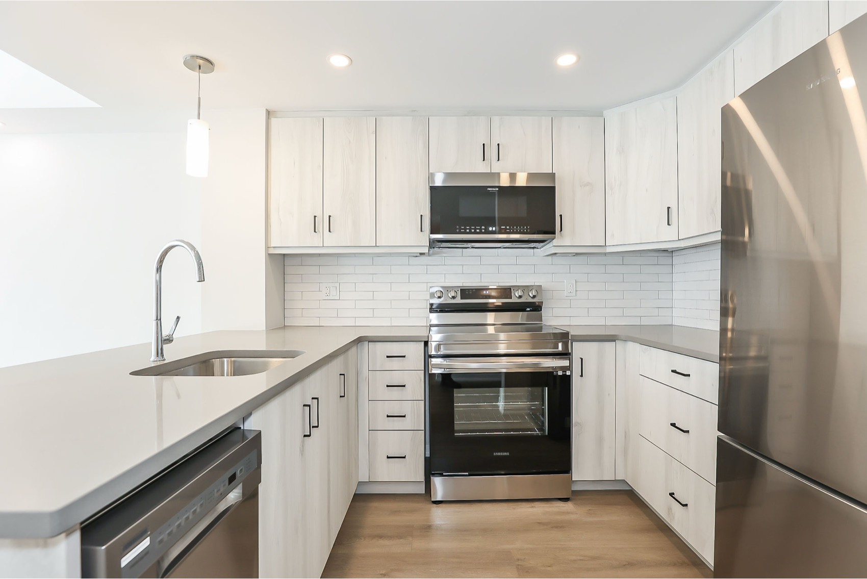 Adelaar Condominium - Vineland - Kitchen